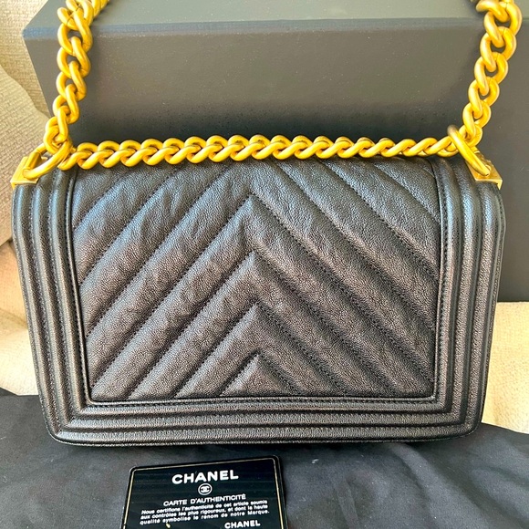 A Classic Caviar Chanel Boy Bag - Picture 3 of 12